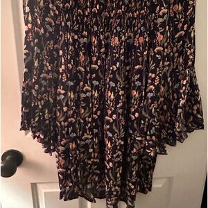 Cato’s Navy blue flowers blouse with ruffled sleeves.  Size 18/20W